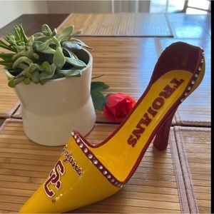 USC Shoe Bottle Holder
